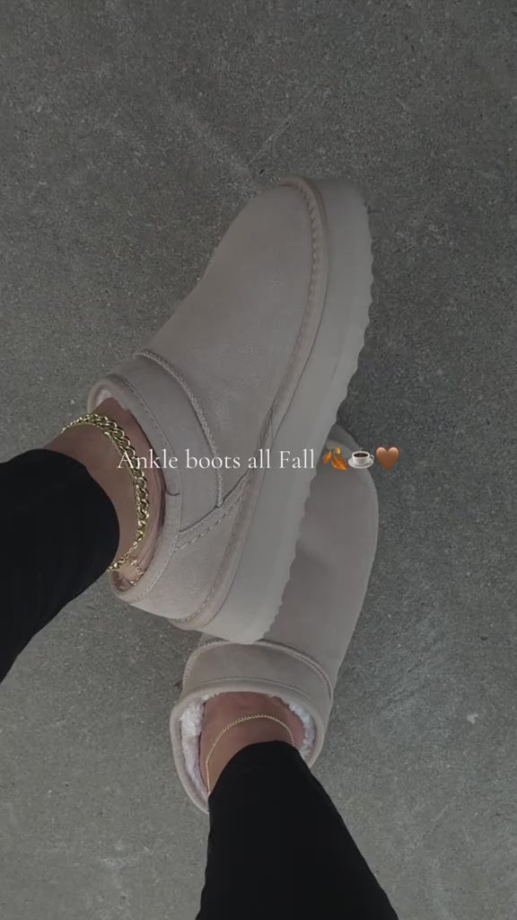 Arden & Co Women's Cozy Suede Fuzzy Boots video